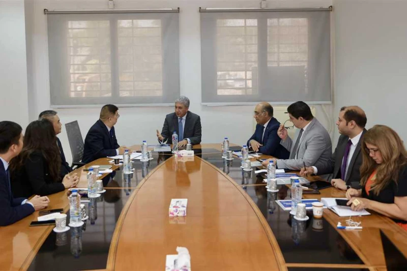 وزير السياحة يبحث مع شركة صينية بناء وتشغيل عدد من الفنادق النيلية العائمة عقد شريف فتحي، وزير السياحة والآثار اليوم الإثنين، اجتماعا، بمقر المتحف