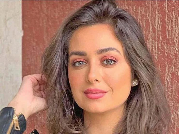 ب الأبيض والأسود.. هبة مجدي تستعرض جمالها بفستان لافتشاركت الفنانة هبة مجدي، جمهورها ومتابعيها، صورا من أحدث جلسة تصوير لها كاشفة عن جمالها