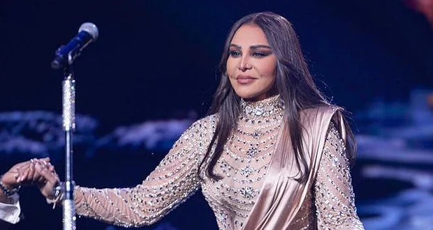 أحلام تتوقف عن الغناء خلال حفلة خاصة.. ماذا حصل؟ الأحد-2024-09-22 09:12 افاق عربية - لفتت النجمة الإماراتية أحلام الشامسي الأنظار بتصرفها اللطيف مع أحد الأطفال خلال إحيائها إحدى ال