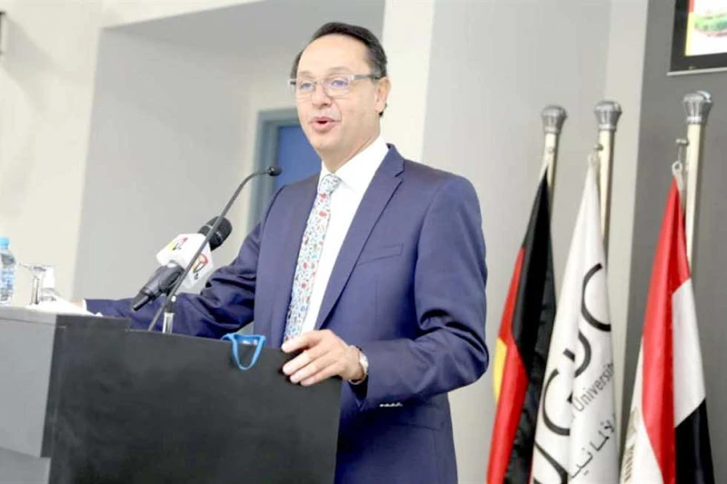 منح دراسية من الجامعة الألمانية بالقاهرة ل36 طالبا من أوائل الثانوية العامة (تفاصيل) كرم الدكتور أشرف منصور رئيس مجلس أمناء الجامعة الألمانية