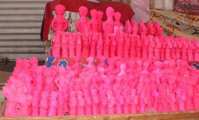 هل حصان وعروسة المولد من الأصنام؟.. الإفتاء تجيب عروسة المولدأكدت دار الإفتاء، أنه يجوز شرعا إحياء ذكرى المولد النبوي الشريف بكافة مظاهر الفرح