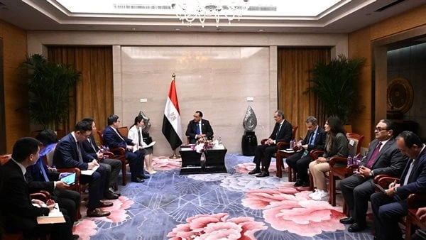 مدبولي: منح الرخصة الذهبية لشركة صناعة السيارات الكهربائية الصينية حال الاستثمار بمصرالتقى اليوم الدكتور مصطفى مدبولي، رئيس مجلس الوزراء، فينج شينج