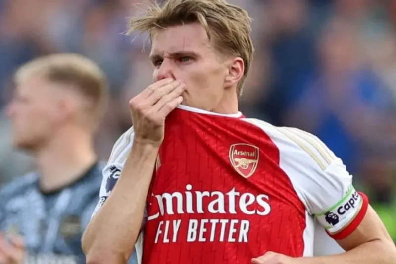 شكوك حول لحاق أوديغارد بديربي شمال لندن بسبب إصابة صعبة يتضمن ذلك رصيدا مثيرا للإعجاب بلغ 11 هدفا و 11 تمريرة حاسمة الموسم الماضي، وسيكون أرسنال