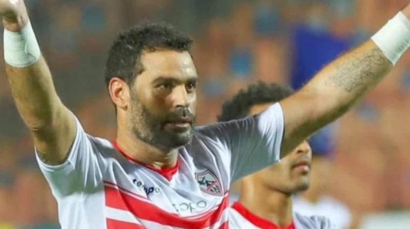 بسبب الزمالك.. محمد عبد المنصف يكسب رهان أغلى ما يملك عاد التيشيرت الأغلى إلى دولاب محمد عبد المنصف، حارس مرمى منتخب مصر ونادي الزمالك الأسبق، بعد