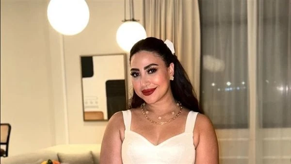 نشرة المرأة والمنوعات بسمة وهبة تخطف الأنظار في حفل زفاف ابنها.. نصائح لتجنب مخاطر ارتفاع درجات الحرارة.. بوسي تشعل السوشيال ميديا ب لوك جديدنشر موقع