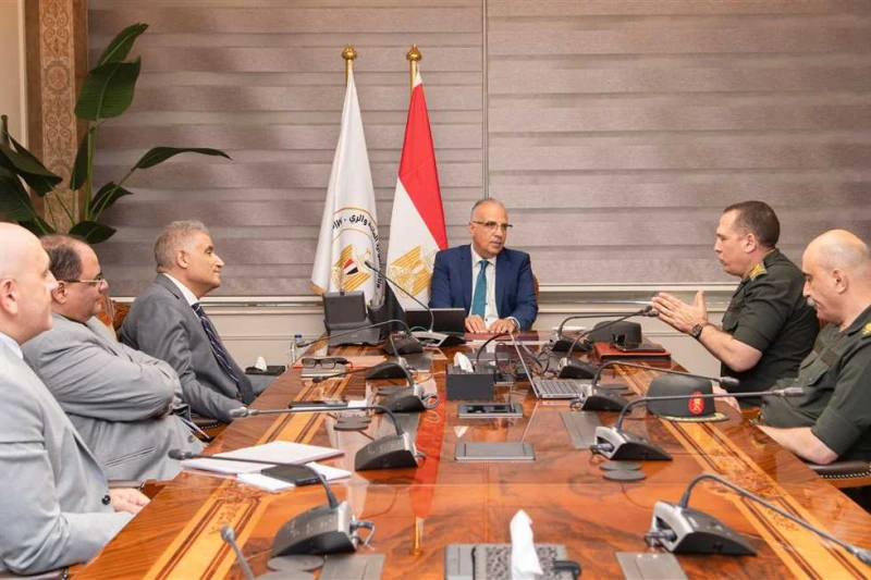 الري: إزالة 86 ألفا و776 حالة تعد على مجرى نهر النيل منذ عام 2015 عقد الدكتور هانى سويلم وزير الموارد المائية والري، اجتماعا مع اللواء محمد مصطفى