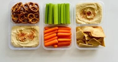 5 أطعمة صحية سريعة التحضير وسهلة للانش بوكس الشغل المرأة والمنوعات مع ساعات العمل أو التمرين، يشعر البعض بالجوع ويضطر إلى تناول الأطعمة الجاهزة، ثم