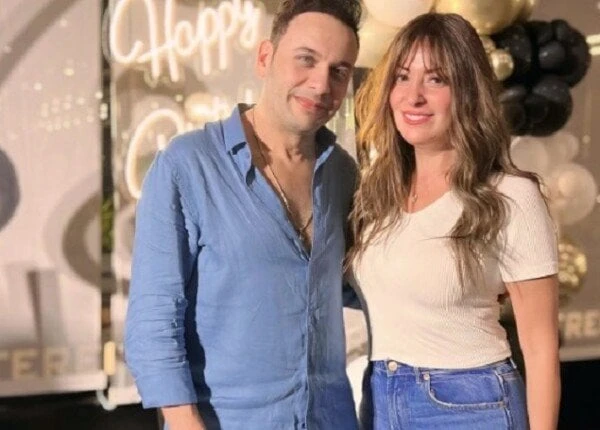 صديقنا الغالي.. نرمين الفقي تهنئ مصطفى قمر بعيد ميلاده (صور) نرمين الفقي ومصطفى قمرافاق عربيةحرصت الفنانة نرمين الفقي، على تهنئة الفنان مصطفى قمر،