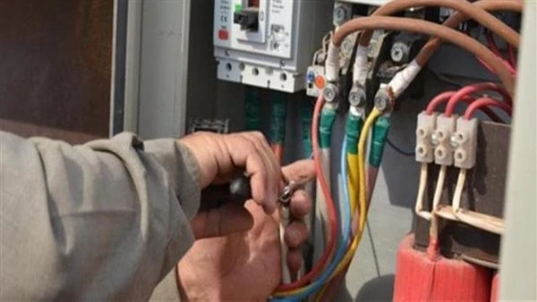 بعد فتوى إباحة سرقة الكهرباء.. دار الإفتاء: حرام شرعا وأكل لأموال الناس بالباطلأثار الدكتور إمام رمضان، أستاذ العقيدة والفلسفة بجامعة الأزهر، جدلا