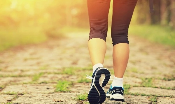 فوائد المشي لصحة القلب والعظامنستعرض فوائد المشي لصحة القلب والعظام، والذي يمكن أن ممارسته بشكل يومي.فوائد المشي لصحة القلب والعظام1- تحسين صحة