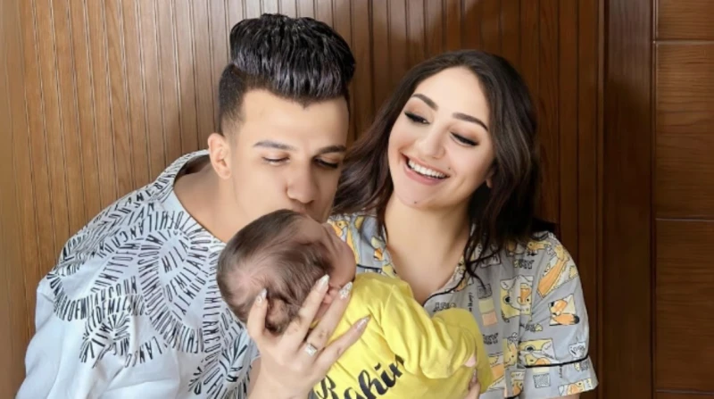 قهرني.. زوجة عصام صاصا تكشف تفاصيل أول زيارة في السجن أفصحت زوجة مطرب المهرجانات عصام صاصا عن تفاصيل زيارتها الأولى له في السجن، بينما يقضي عقوبة