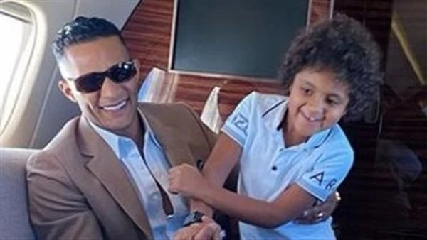 نجوم الفن: يعملوها الصغار ويقعوا فيها الكبار.. سيدة تتهم نجل محمد رمضان بضرب أبنها حررت مديرة بشركة إعلانات، بلاغا ضد الفنان محمد رمضان، وابنه البالغ