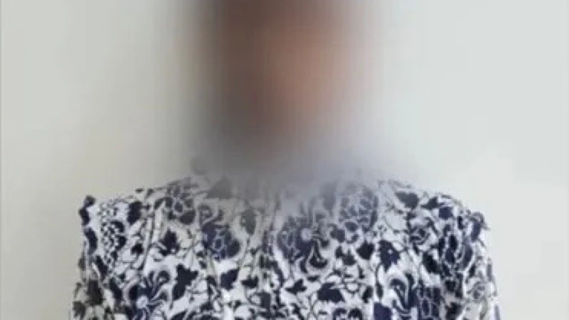 القبض على عاملة وضعت كلور في مشروبات صاحبة المنزل لسرقتها اخر خبر ألقت اجهزة الشرطة في ليبيا ، القبض على عاملة نيجيرية ، قامت بوضع مادة الكلور في