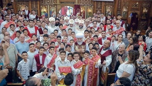 بيد الأنبا تيموثاوس.. رسامة شمامسة جدد في رتبة أغنسطس بالزقازيق صور صلى نيافة الأنبا تيموثاوس أسقف الزقازيق ومنيا القمح القداس الإلهي أمس، بكنيسة الشهيد مار جرجس بالزقازيق، وعقب صل