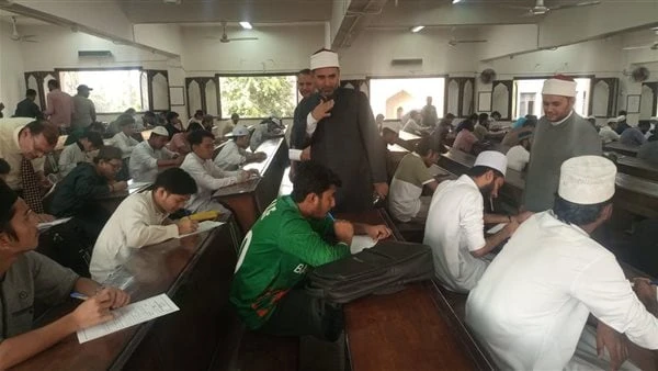 500 طالب وافد يؤدون اختبارات تخصص اللغة العربية بالجامع الأزهريؤدي اليوم ٥٠٠ طالب وافد، اختبارات تخصص مادة اللغة العربية وذلك بالجامع الأزهر، وتعتبر اللغة العربية أحد التخصصات الخم