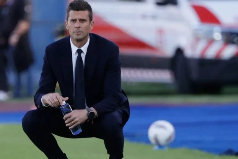 موتا ينتقد هجوم يوفنتوس ويتوقع مباراة مختلفة أمام آيندهوفن انتقد تياجو موتا مدرب يوفنتوس الدور الهجومي لفريقه بعد التعادل السلبي أمام إمبولي يوم