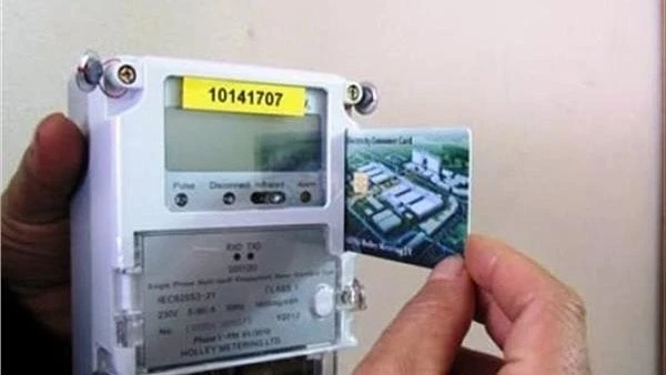 الكهرباء تطرح مناقصات لتوريد عدادات مسبوقة الدفع بدأت بعض شركات توزيع الكهرباء طرح مناقصات لتوريد عدادات مسبوقة الدفع لتركيبها للمواطنين خاصة بعد