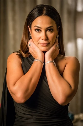 هند صبري تكشف تفاصيل عملها الجديد افاق عربية - كشفت الفنانة هند صبري في المؤتمر الصحافي الذي عقد للإعلان عن عرض الجزء الثاني من مسلسل البحث عن علا، تفاصيل التجهيز للمسلسل، وخطوات ت