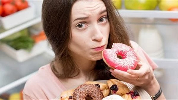 لو بتاكل كميات كبيرة فأنت مصاب بهذا الأضطراب.. تعرف على أعراضهيعتبر اضطراب نهم الطعام حالة خطيرة، يكون دائما مصحوبا بشعور بعدم القدرة على التوقف عن