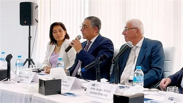 ألمانيا تخطط لزيادة الاعتماد على إمدادات الطاقة من المصادر المتجددة في مصراستضافت الغرفة الألمانية العربية للصناعة والتجارة، مائدة مستديرة لبحث