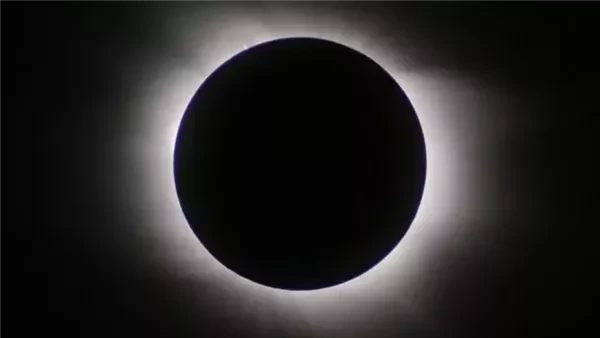 دعاء الخسوف .. ردده بيقين يغفر لك ويصلح حالك دعاء الخسوف، يكثر البحث عن دعاء الخسوف عبر محرك البحث العالمي جوجل، ومن السنن الثابتة في هذا اليوم أداء صلاة الخسوف، فماذا يقال فيها من