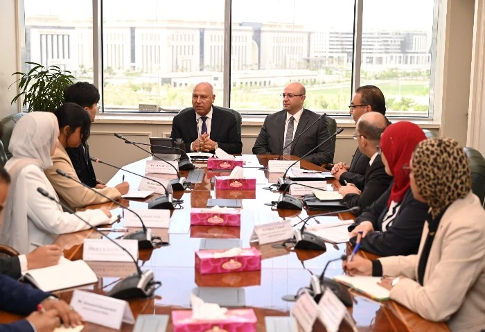 كامل الوزير يوجه بإعداد خطة لزيادة الطاقة الإنتاجية لمصنع سامسونج في مصر عقد الفريق مهندس كامل الوزير نائب رئيس مجلس الوزراء للتنمية الصناعية وزير