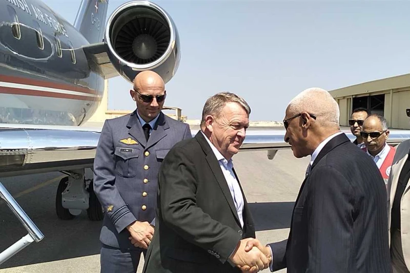 وزير الخارجية الدنماركي يصل العريش وصل لارس لوكه راسموسن، وزير الخارجية الدنماركي، والوفد المرافق له اليوم الثلاثاء، إلى محافظة شمال سيناء عن طريق مطار العريش الدولي قادما من القاه