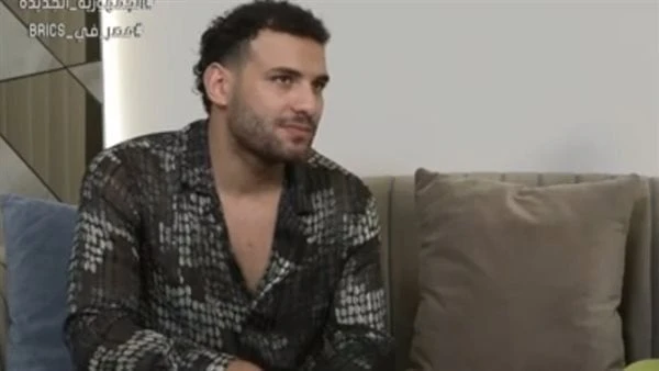 المطرب مسلم يكشف قصته مع الوشمكشف المطرب مسلم حكايته مع الوشم و قال انه كان يتمنى أن يضع وشما من فترة كبيرة وكان معجب به جدا و حدد ميعاد مع مدرب أجنبي متميز وعند بدأ الأمر مرة واحد