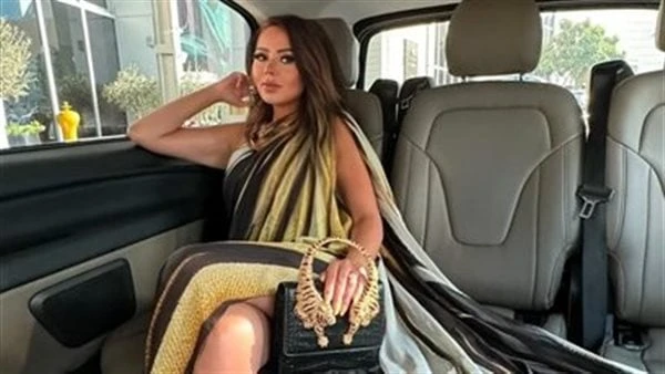 غالية جدا.. أسعار فساتين أسما إبراهيم في أسبوع الموضة بدبي تثير السوشيال ميدياشاركت الإعلامية أسما إبراهيم، في ختام فعاليات أسبوع الموضة في دبي، وذلك