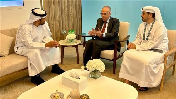 تعاون مصري إماراتي للاعتماد على تحلية المياه في الإنتاج الكثيف للغذاءالتقى الدكتور هانى سويلم وزير الموارد المائية والرى، بالمهندس عوايدة مرشد المرار