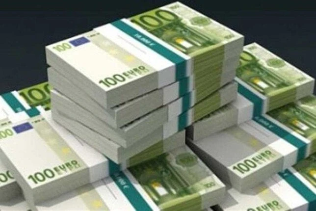 سعر اليورو مقابل الجنيه المصري اليوم الخميس 12 سبتمبر 2024 في البنوكسعر اليورو اليوم.. شهد سعر اليورو اليوم استقرارا مقابل الجنيه المصري، في مستهل