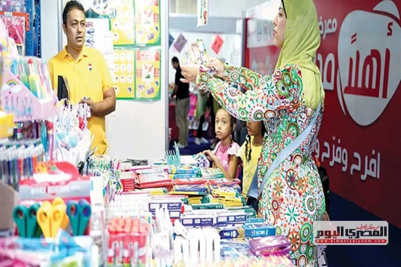 سبلايز الكى جى باليونيفورم 5 آلاف جنيه قبل أيام من العام الدراسى الجديد، يستعد أولياء الأمور لشراء سبلايز المدارس، وهى قائمة الطلبات التى ترسلها