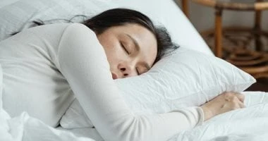 اعرفى سبب الحلم بالأكس بعد انتهاء العلاقة العاطفية بفترة طويلة المرأة والمنوعات عندما تنتهى العلاقة العاطفية، يحاول الشخص نسيان الحبيب السابق، بالتخلص من كل ما يجعله يتذكره ولو مرة