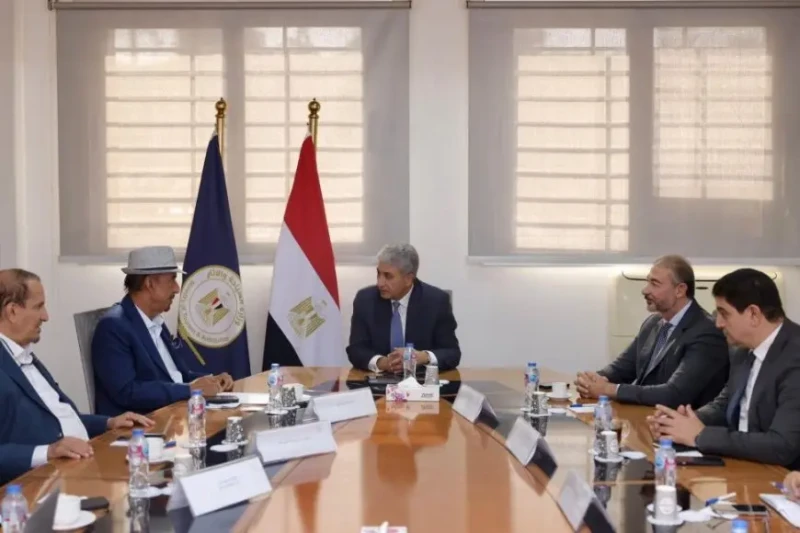 وزير السياحة والآثار يلتقي رئيس الحكير القابضة لبحث فرص الاستثمار السياحي في مصرالتقى، شريف فتحي وزير السياحة والآثار، مع الشيخ عبد المحسن الحكير