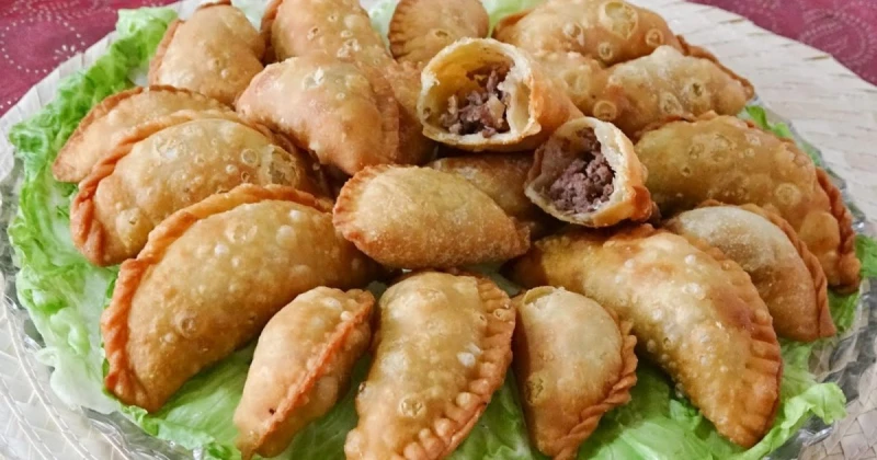 سمبوسك باللحم على طريقة الشيف اللبناني الفرنسي آلان جعام تعرف على التالي سمبوسك باللحم على طريقة الشيف اللبناني الفرنسي آلان جعام، من المقبلات الشهيرة على مائدة الطعام اللبنانية ال