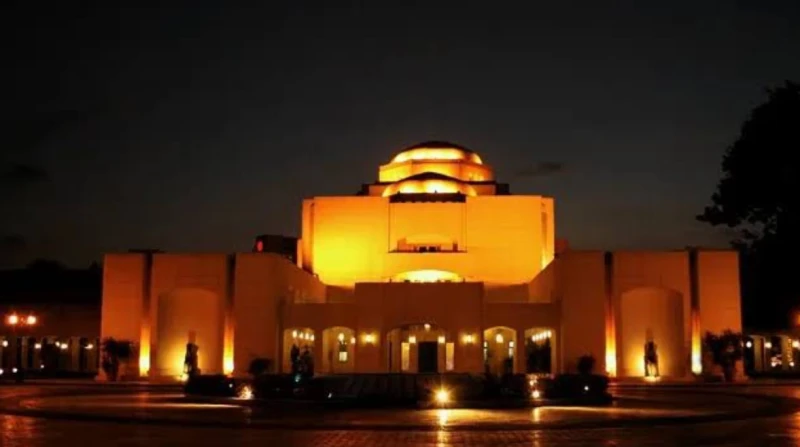 وفاة الدكتور طارق علي حسن رئيس دار الأوبرا الأسبق توفي الدكتور طارق علي حسن، رئيس دار الأوبرا الأسبق، في الساعات الأولى من صباح اليوم الاثنين، عن عمر