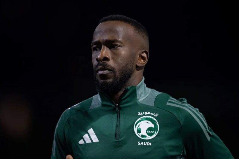 التنسيق لنقل لاعب المنتخب السعودي فهد المولد إلى الرياض عبر إخلاء طبي تنسق القنصلية السعودية في دبي مع السلطات الإماراتية لنقل نجم المنتخب السعودي ونادي الشباب فهد المولد من مستشفى