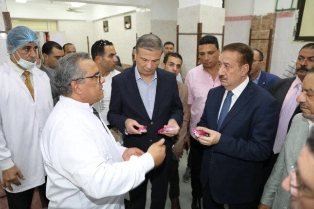 وزير الزراعة يتفقد مصنع التغذية المدرسية بقويسناوزير الزراعة ومحافظ المنوفية يتفقدا مصنع التغذية تفقد علاء فاروق وزير الزراعة واستصلاح الأراضي،