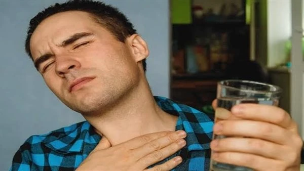 لهذه الأسباب.. الخوف الشديد يصيبك بمشكلات صحية عديدة يعاني بعض الأشخاص من جفاف الفم غير المبرر دون معرفة السبب ولكن فى هذه الحالة تكن الحالة النفسية ذات تأثير كبير على صحة الإنسان.