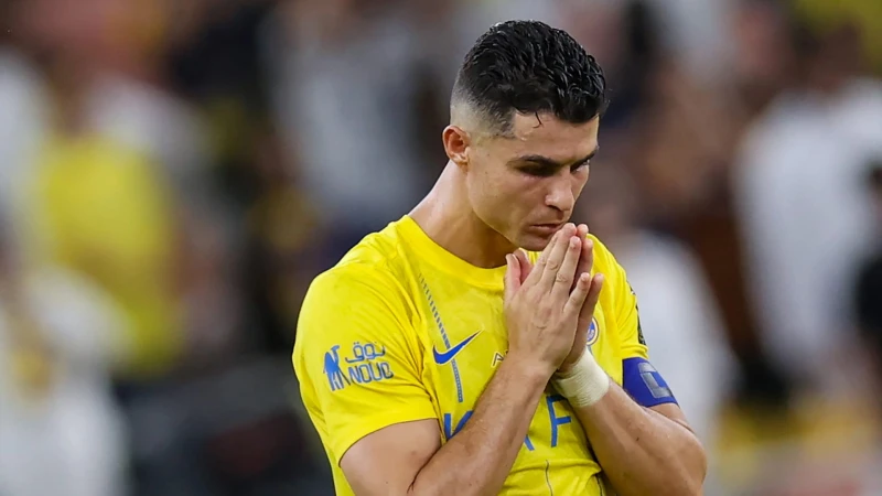 دبي، الإمارات العربية المتحدة () -- وجه النجم البرتغالي كريستيانو رونالدو رسالة لمشجعيه في العراق، بعد عدم سفره مع بعثة نادي النصر السعودي إلى بغداد،