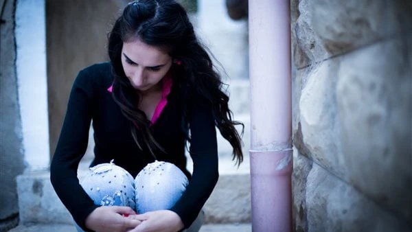 تحديد الأولويات الأهم.. خطوات تخفف الضغط العصبي خلال الأزمات النفسية تخفيف الضغط النفسي يتطلب وعيا واستراتيجيات فعالة. من خلال اتباع هذه الخطوات،