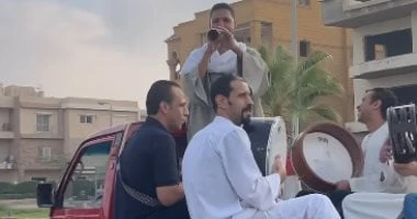 أولياء أمور مدرسة دولية يحتفلون بالسنة الدراسية الجديدة بزفة المزمار والزغاريد المرأة والمنوعات انتشرت على مواقع التواصل الاجتماعى خاصة إنستجرام صور