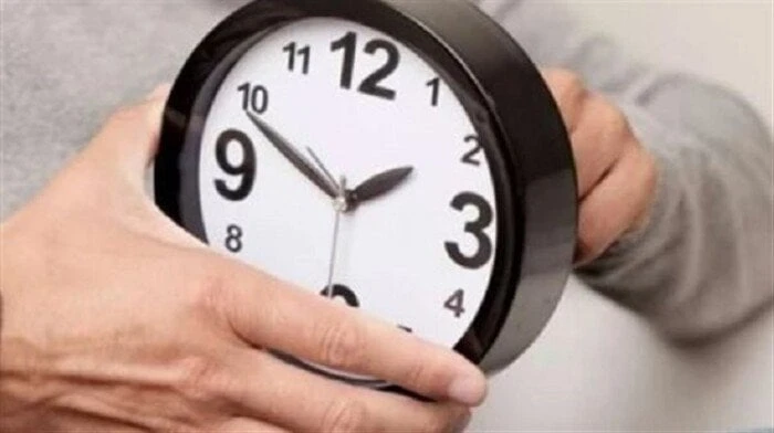متى يبدأ التوقيت الشتوي 2024 رسميا؟التوقيت الشتوي 2024.. بدأ فصل الخريف أمس، ويتساءل عدد كبير من الأشخاص، عن موعد تطبيق التوقيت الشتوي 2024 رسميا