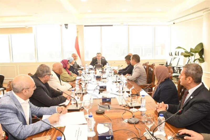 وزير الإسكان لالمجتمعات العمرانية: يجب تطوير آليات العمل بقطاع التنمية لدفع معدلات الإنجاز عقد المهندس شريف الشربيني، وزير الإسكان والمرافق والمجتمعات العمرانية، اجتماعا موسعا، مع