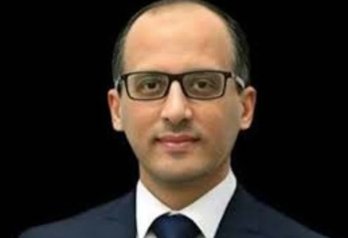 متحدث الحكومة: محاسبة المسؤولين عن حادث تصادم قطاري الزقازيق أكد المتحدث الرسمي باسم مجلس الوزراء المستشار محمد الحمصاني، أنه سيتم محاسبة المقصرين