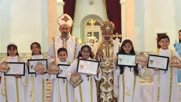 سر الإفخارستيا.. الأنبا توما يترأس قداس المناولة الاحتفالية بكاتدرائية يسوع الملك بطهطاترأس أمس، نيافة الأنبا توما حبيب، مطران إيبارشية سوهاج للأقباط