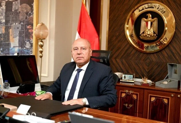 وزير النقل يشهد توقيع عقد بين ميناء الإسكندرية وتحالف الشركات الفريق كامل الوزير وزير الصناعة والنقل أ ش أشهد المهندس كامل الوزير نائب رئيس مجلس