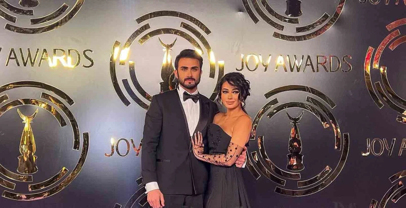 رحمة رياض وزوجها ألكسندر علوم يجتمعان في عمل واحد لأول مرة اقرأ التفاصيل الله لا يحرمني، هي واحدة من ثلاث أغنيات جديدة، أطلقتها الفنانة العراقية، رحمة رياض، من ضمن ألبومها أنا اليو