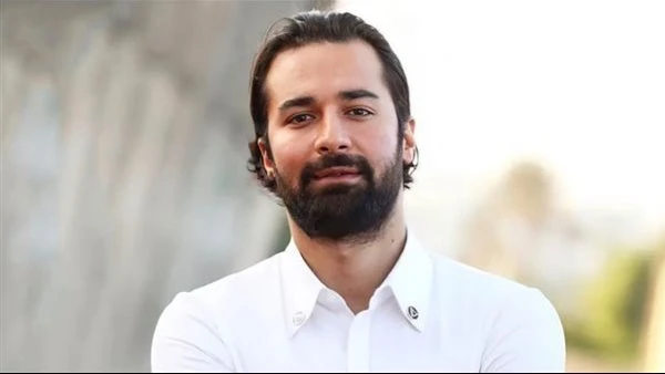 نجوم الفن: فيلم عاشق يطيح بفيلم إكس مراتي.. تعرف على إجمالي إيرادات الأفلام أمس يشهد الموسم السينمائي الحالي منافسة قوية بين عدة أفلام متنوعة، يبلغ عددها سبعة أفلام، منها فيلم عاشق