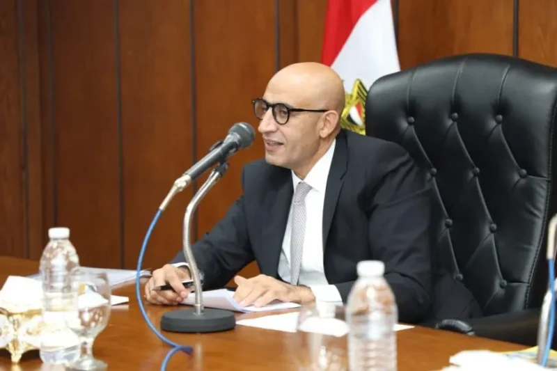 تصل ل 2000 جنيه.. التعليم تحدد رسوم أداء خدمة القيد والتسجيل والحفظ الإلكتروني والمنصات الرقميةأصدر محمد عبد اللطيف وزير التربية والتعليم والتعليم